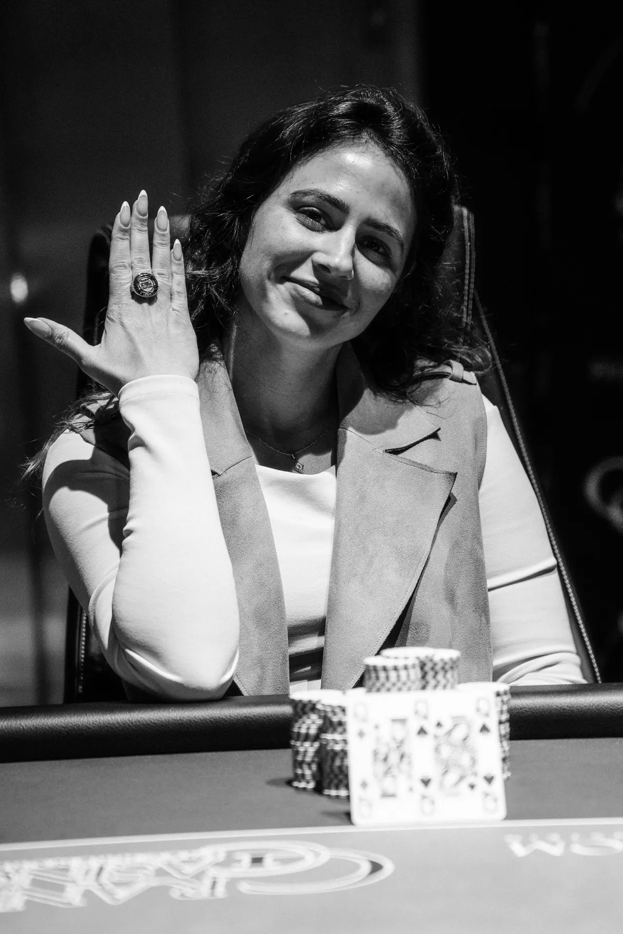 May Mor (מאי מור) holding her WSOP Circuit ring at the final table